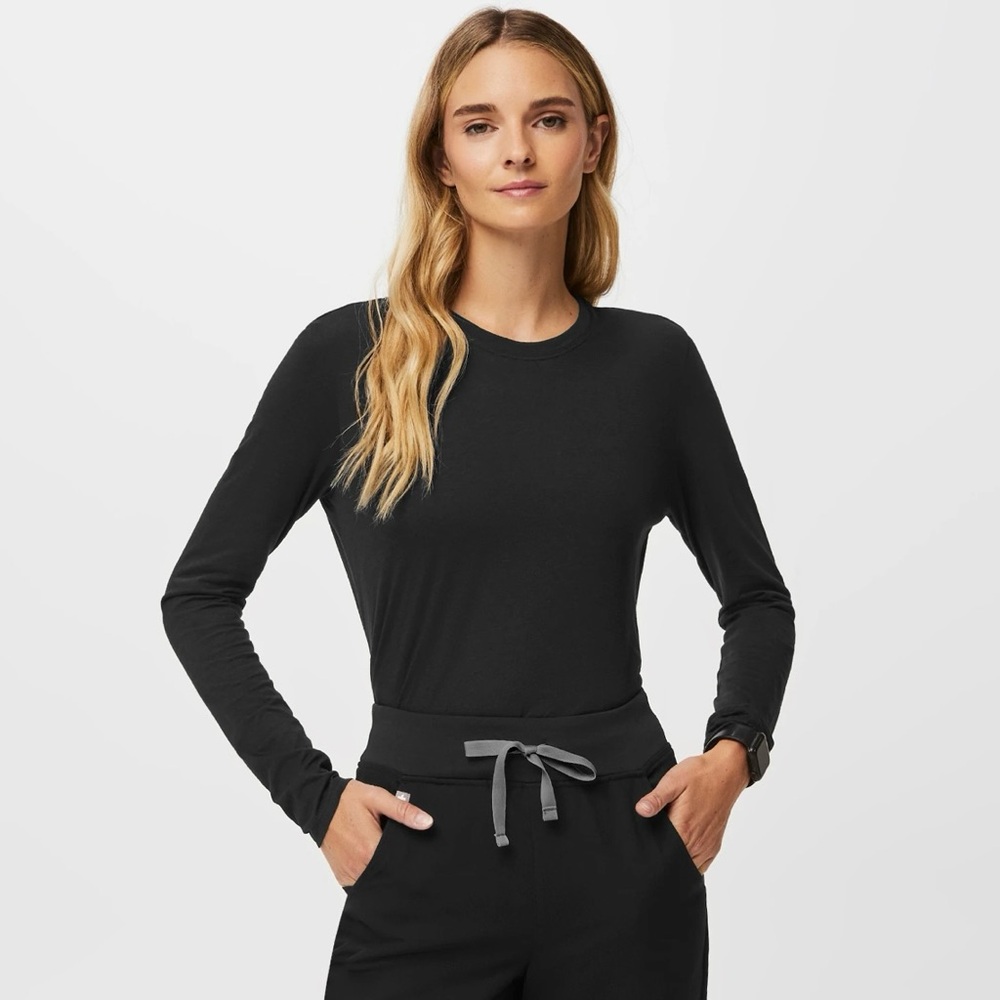 Figs Women's Long Sleeve Tee in Black